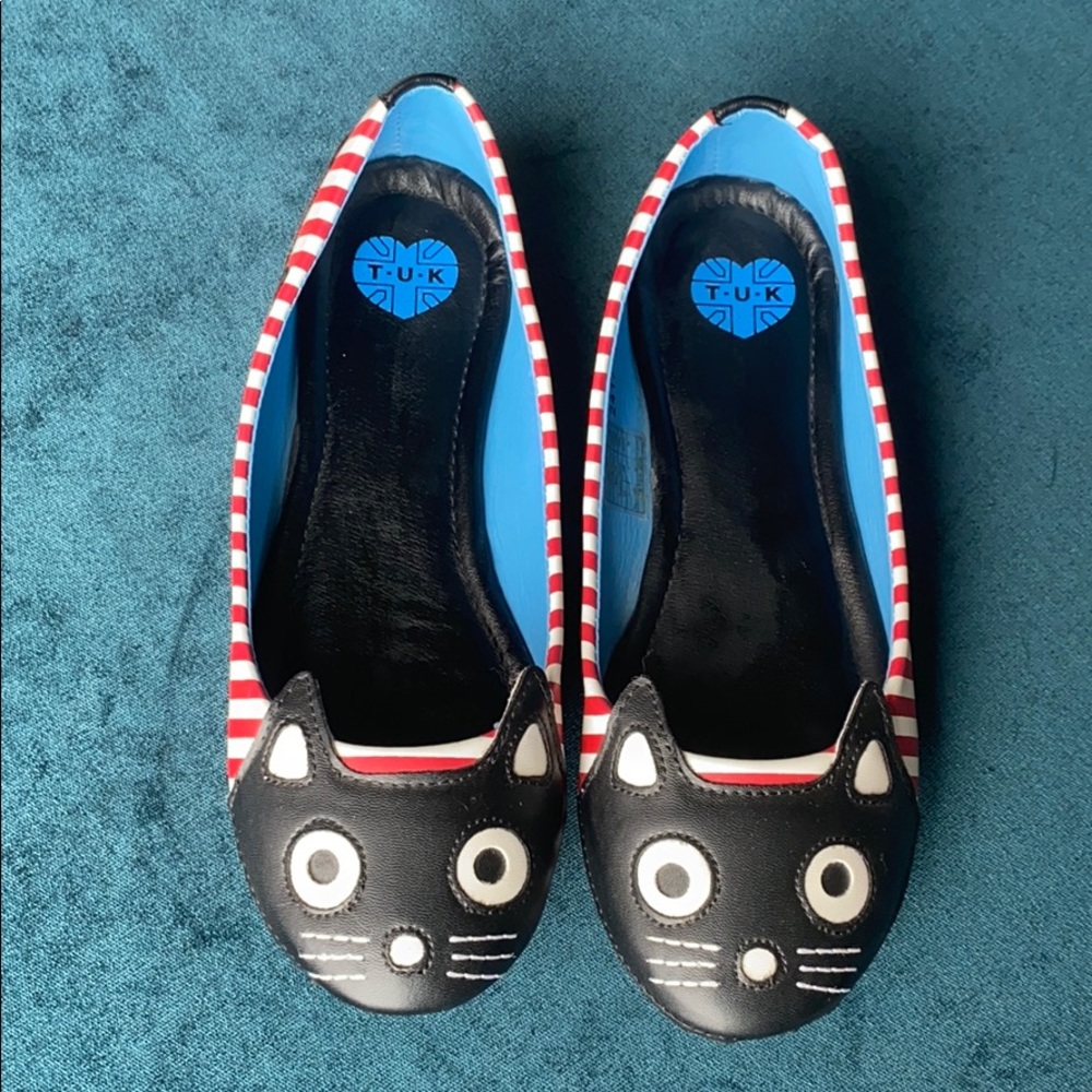 TUK White & Red Stripe Kitty Kat Flat